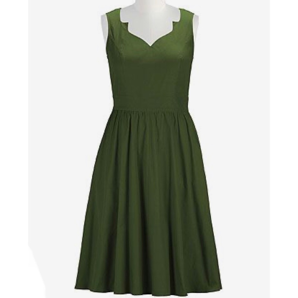 Eshakti dress with amazing neckline